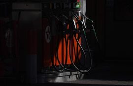 El Gobierno impulsó un proyecto de ley para subsidiar el precio de los combustibles a emblemas privados.