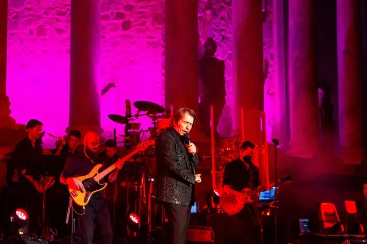 El cantante español Raphael durante el concierto inaugural del Stone Music Festival, en Mérida, el pasado 27 de agosto.