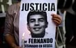 Una multitud reclamó justicia para Fernando Báez, el hijo de compatriotas paraguayos que fue asesinado por una manada de rugbistas en Argentina.