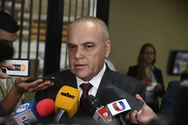 Basilio “Bachi” Núñez (ANR, cartista),  diputado que declaró recién en 2020 su deuda con la cooperativa.