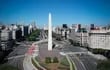Vista área del sector del Obelisco, prácticamente vacío, durante el primer día de aislamiento, hoy, en Buenos Aires.