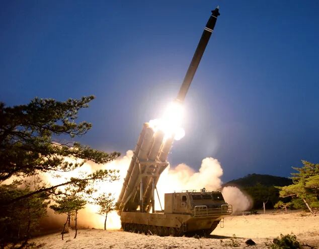 El pasado domingo, militares norcoreanos lanzaron dos proyectiles –posiblemente misiles balísticos–  en dirección al mar de Japón.