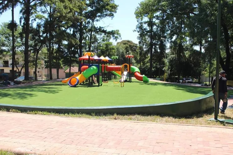 Un parque infantil dentro de la plaza La Libertad de Presidente Franco, que será revitalizada.