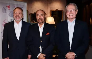 Javier Bernardes, el embajador de Francia, Don Pierre-Christian Soccoja y Pedro Galli.