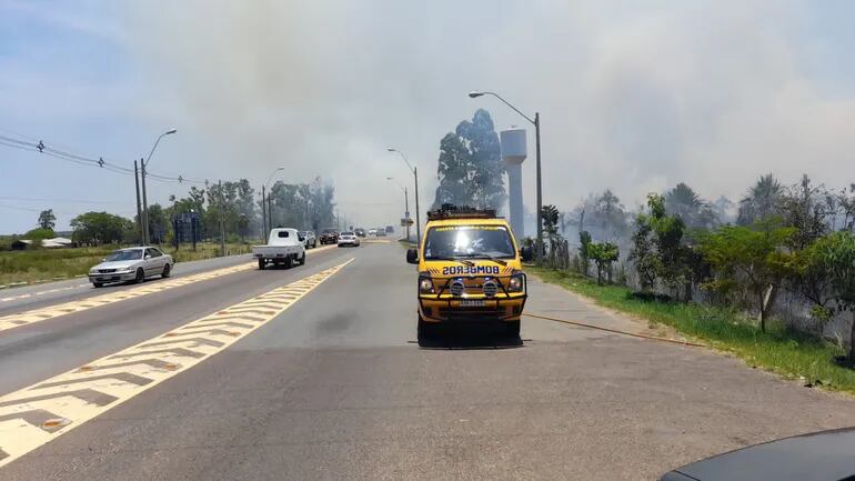 Incendio forestal de gran magnitud en zona "Luque - San Ber".