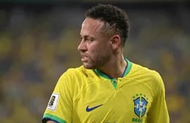 Neymar fue operado con éxito en Brasil