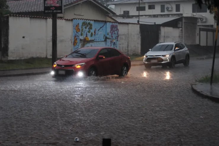 La Dirección de Meteorología anuncia otra jornada lluviosa en el Este del país.