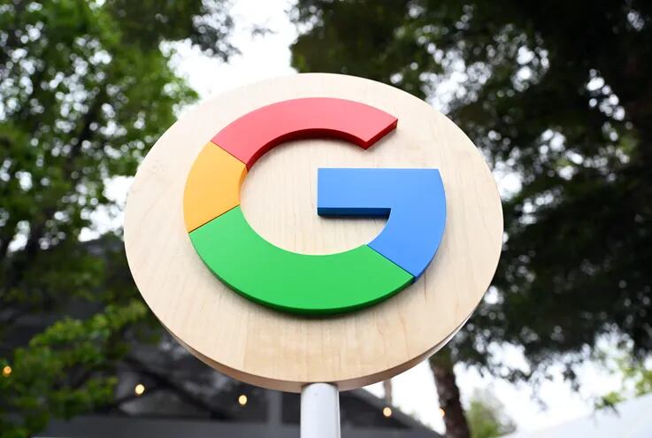 Logo de la compañía Google. La tecnológica es objetivo de una denuncia colectiva en Reino Unido. (AFP)
