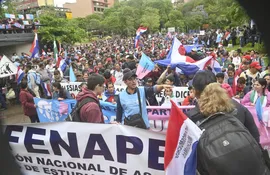 protesta Asunción padres plan transformación educativa
