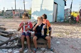 Pobreza y abandonado revela está imagen de un barrio en  las periféricas de Asunción.