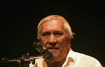 El músico Rodolfo Roa durante una actuación en el año 2011.
