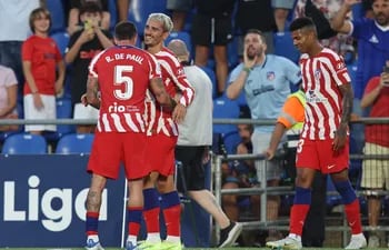 Antoine Griezmann marcó uno de los goles en la victoria del Atlético Madrid.
