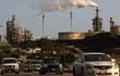 Refinería de petróleo en Wilmington, California. (AFP, archivo)