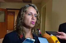 La diputada Rocío Vallejo cuestionó que el Estado utilice grandes fondos para controlar a los ciudadanos comunes pero no disponga de recursos para verificar si se utiliza "dinero sucio" en las campañas electorales.