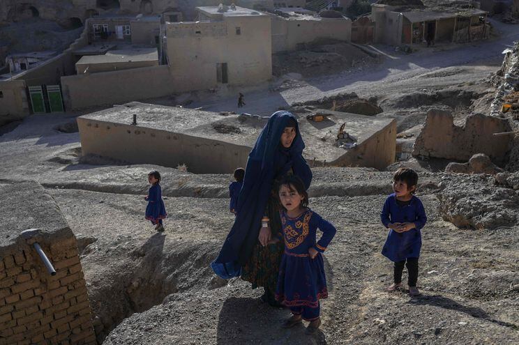 Mujeres y niñas de la comunidad Hazara, minoría chiíta perseguida por los talibanes (sunitas).