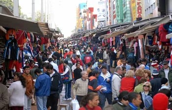 Los brasileños realizan numerosas compras, principalmente en la frontera con Paraguay.
