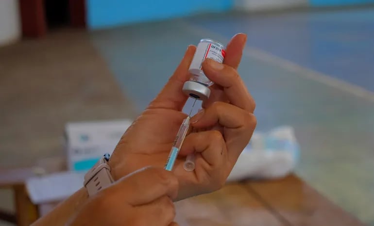 Salud analiza la compra de vacunas monodosis anticovid para el año que viene.