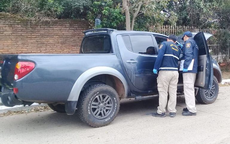 La camioneta Mitsubishi Tritón negra presuntamente empleada para el escape fue dejada en Zeballos Cue, Asunción.