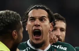 Gustavo Gómez grita a todo pulmón su gol; el 9° en el Brasileirao 2022, el 11° en la temporada y el 28° con Palmeiras (Foto gentileza de Palmeiras).