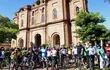 centenares-de-ciclistas-recorrieron-ayer-las-siete-iglesias-en-bicicleta--214756000000-1314241.jpg