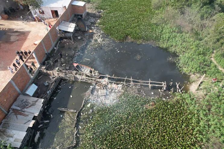 Armada desmanteló hoy puentes que eran utilizados para ingresar presuntamente productos de forma ilegal desde Argentina