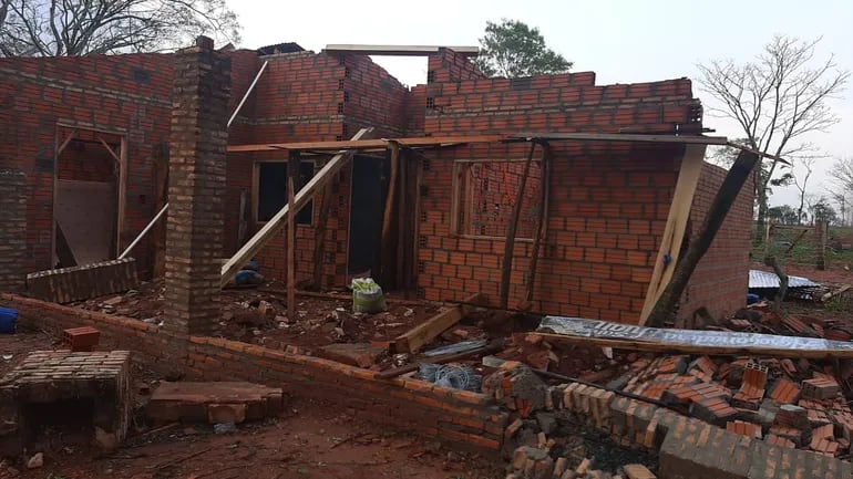 Una casa totalmente destruida tras el fuerte temporal en Yhú.
