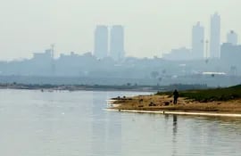 Río Paraguay a la altura de la bahía de Asunción.