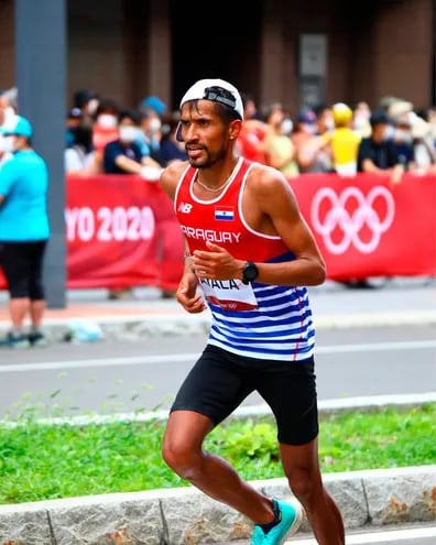 El atleta paraguayo Derlys Ayala quedó en el puesto 43 de la general y fue el tercer mejor sudamericano en la maratón que se disputó el sábado por la noche para nuestro país.