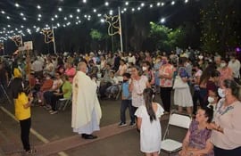 Mons. Celestino Ocampo, celebró la misa central en honor a la santa patrona de Carapeguá