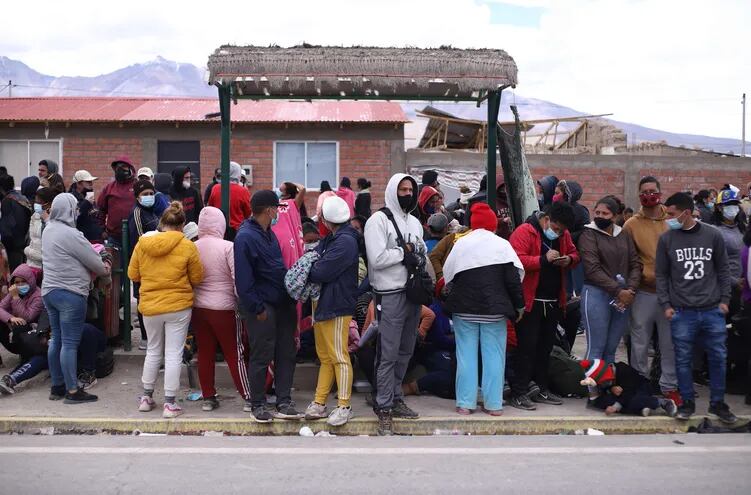 Más de mil personas en menos de una semana han cruzado ilegalmente la frontera de Bolivia hacia Chile.