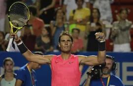 Rafael Nadal festeja la clasificación a cuartos de final del torneo de Acapulco.