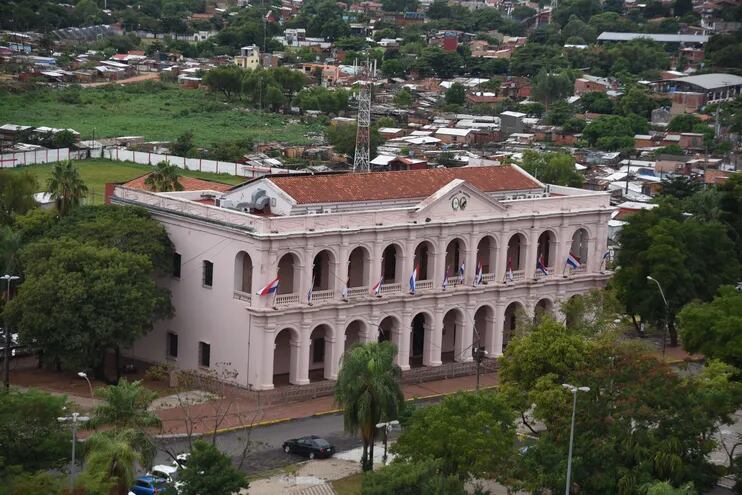 El edificio del Centro Cultural de la República "El Cabildo", uno de los unos de los patrimonios arquitectónicos de Asunción.