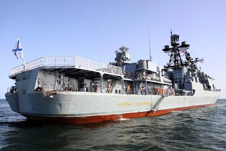 Imagen proveída por el Ministerio de Defensa de Irán en el que se observa a un buque ruso durante uno de los ejercicios militares en el mar Rojo del que también participa China.