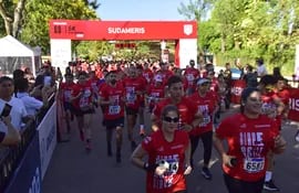 Más de mil corredores participaron de la fiesta pedestre en San Bernardino.