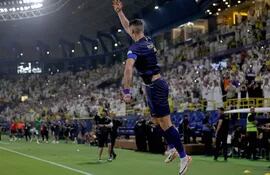 Cristiano Ronaldo celebra su gol para el Al Nassr en la Liga de Arabia Saudí.