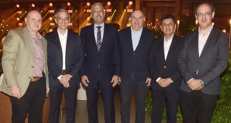 Hilton Giardina, Flavio Degganutti, Juan José Zapag, César Barreto, Boris Mercado y Gaston Scotover.