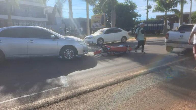 Accidente con derivación fatal en la avenida de entrada a la ciudad de Caazapá.