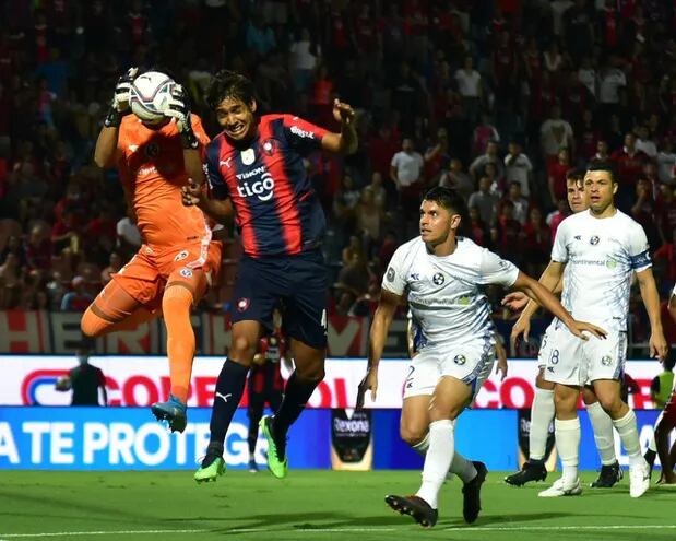 Cerro Porteño recibe a Sol de América en La Nueva Olla.