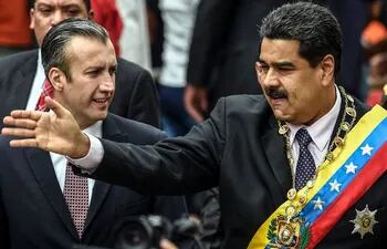 el-presidente-de-venezuela-nicolas-maduro-d-junto-a-su-vicepresidente-tareck-el-aissami-afp--211014000000-1544150.jpg