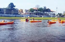 miembros-de-la-escuela-de-remo-en-kayak-del-c-n-r-el-mbigua-en-plena-practica-nuevas-em-barcaciones-fortaleceran-esa-area--225155000000-1641132.jpg