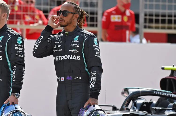 Lewis Hamilton en los test de Fórmula 1 en Baréin.