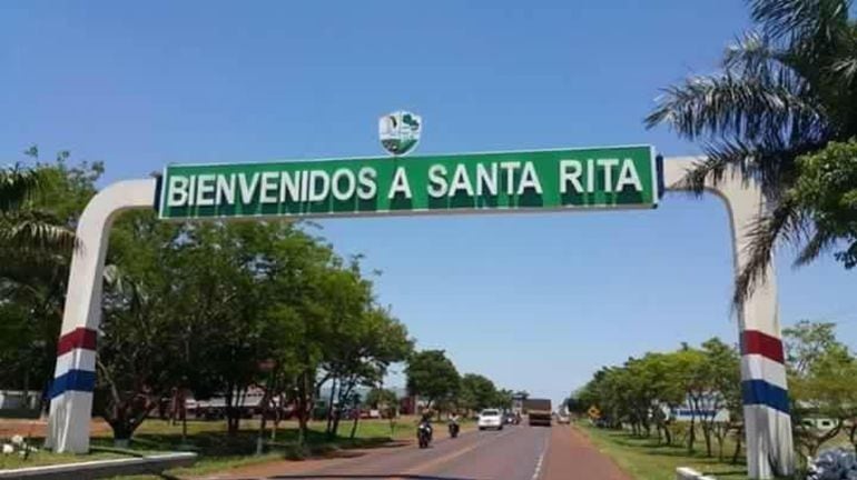 Principal acceso a Santa Rita que ayer cumplió 31 años como distrito.