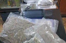 Paquetes de marihuana en la Penitenciaría Regional de Ciudad del Este.