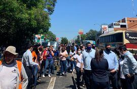 Los trabajadores del Multiplaza se oponen a que se prohíba el giro a la izquierda en ese punto de la avenida Eusebio Ayala.