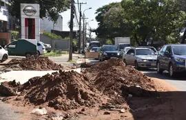 Los trabajos actualmente se llevan a cabo en la avenida Fernando de la Mora, de Asunción, entre Médicos del Chaco y Rolón Viera. En consecuencia, el tránsito vehicular se hace más lento.