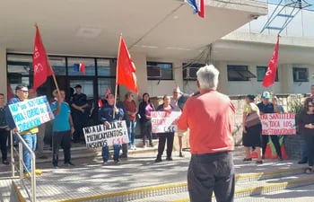 Manifestación de asegurados y jubilados del IPS.