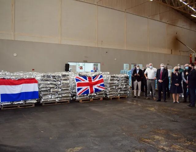 Autoridades nacionales participaron del acto en que se dio a conocer la primera exportación de cáñamo a Europa.