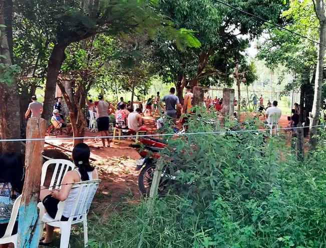 Al menos 60 personas asistieron como espectadores a un partido de piki vóley en Piribebuy, violando el distanciamiento.