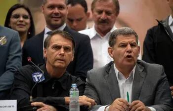 Jair Bolsonaro junto a su exministro,  Gustavo Bebianno, quien falleció hoy de un infarto.