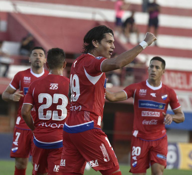 Victoria de la Academia - Fútbol - ABC Color